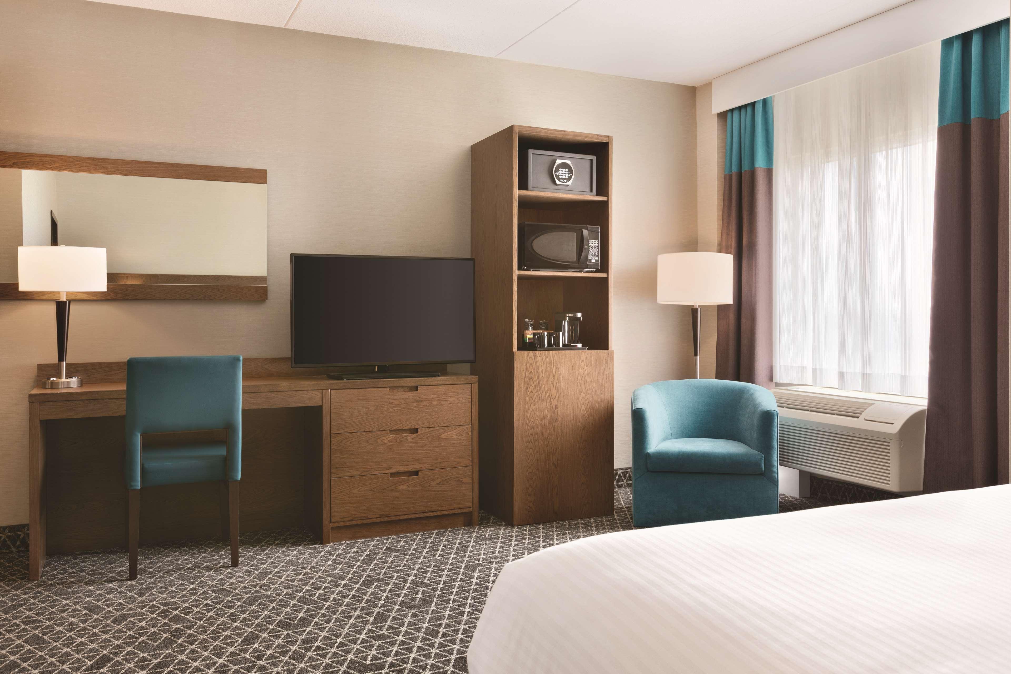 Park Inn By Radisson Brampton, On Екстер'єр фото