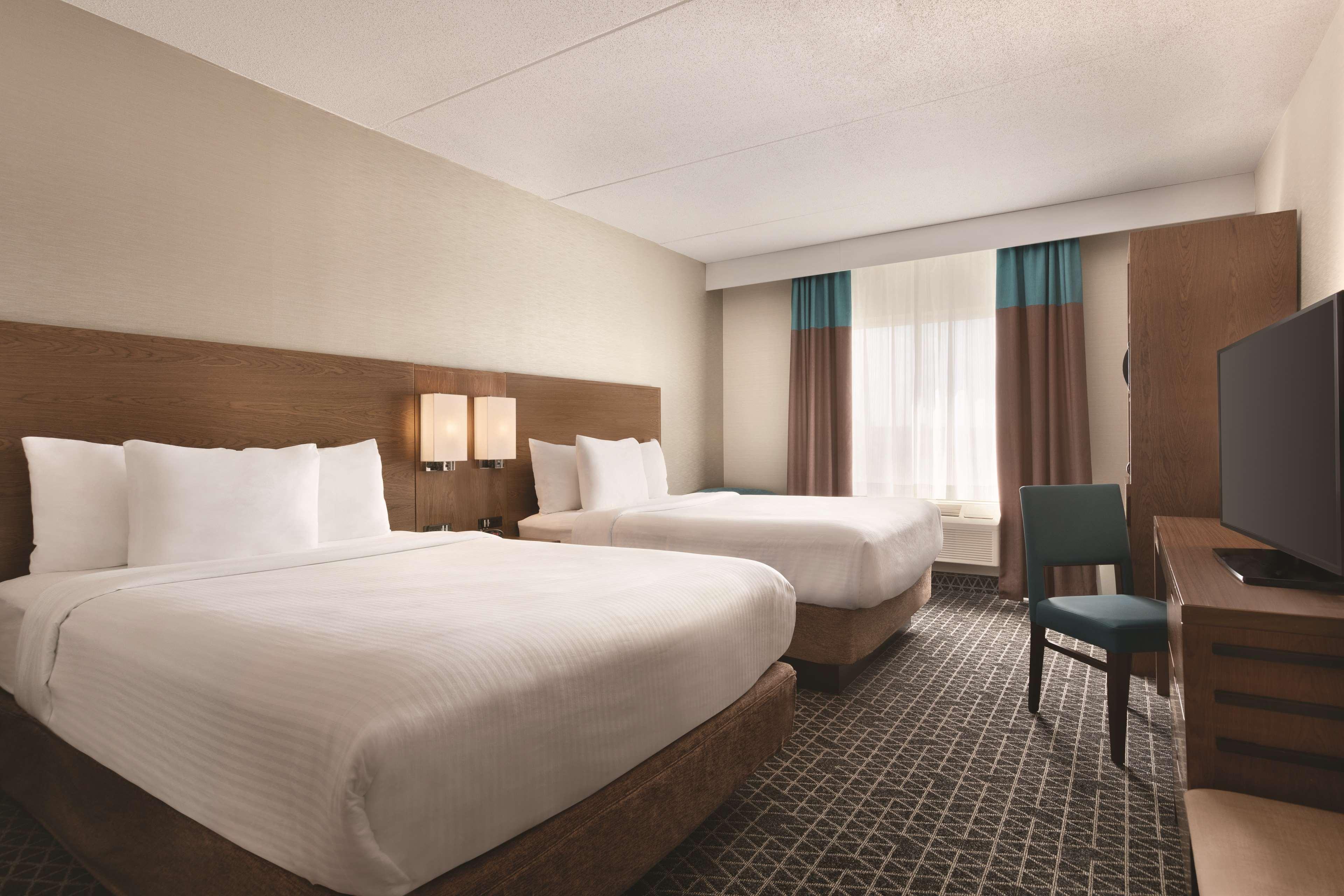 Park Inn By Radisson Brampton, On Екстер'єр фото