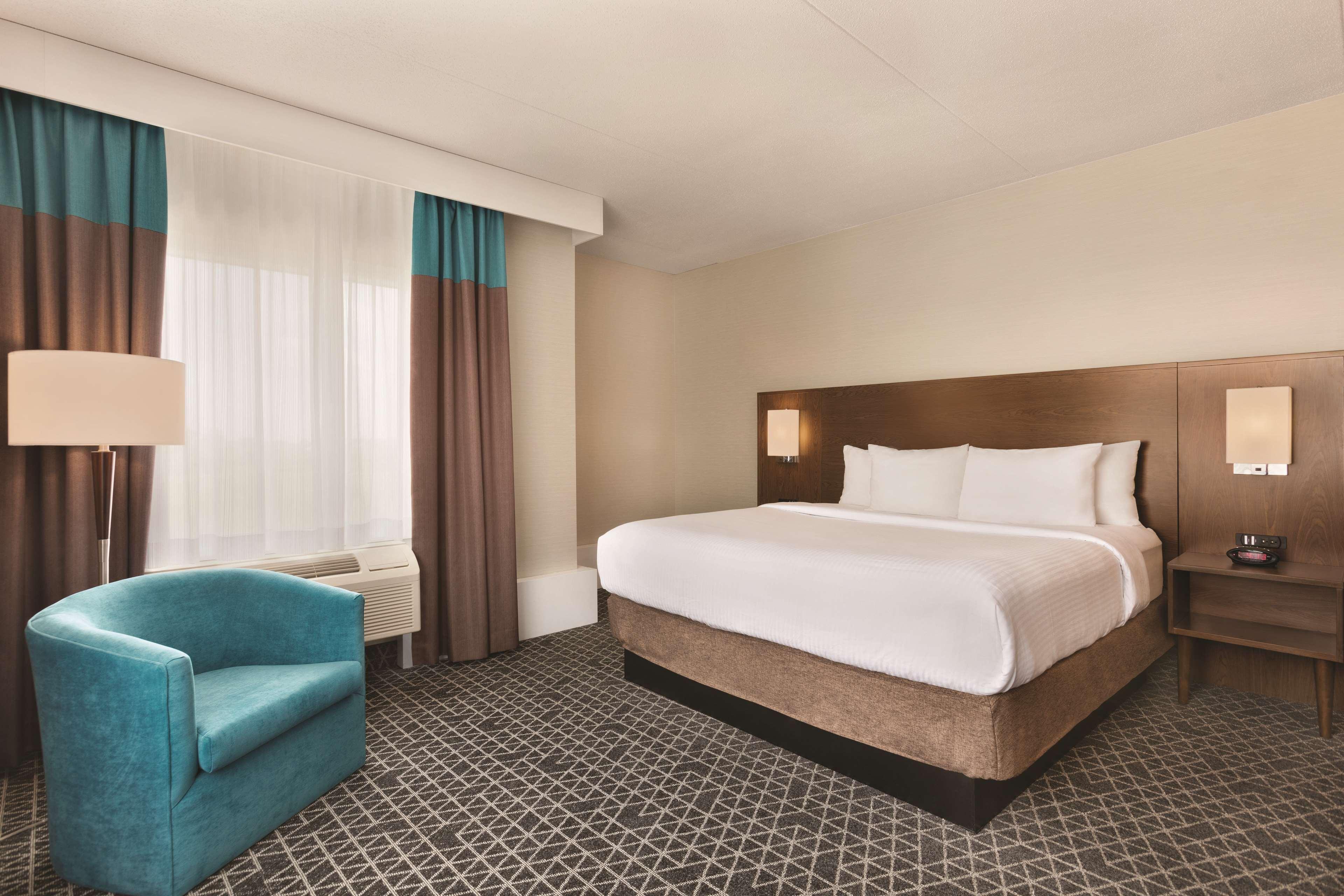 Park Inn By Radisson Brampton, On Екстер'єр фото