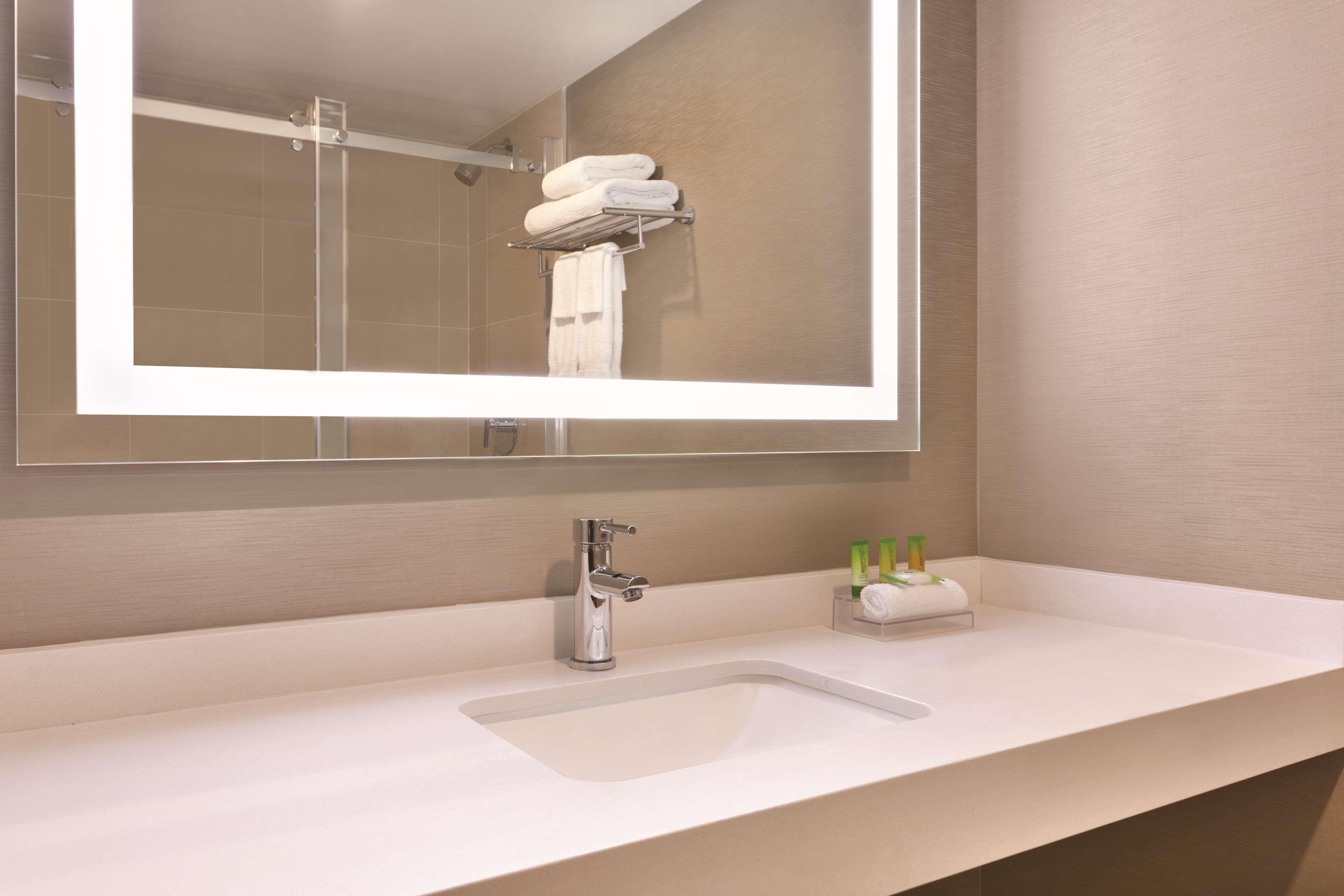 Park Inn By Radisson Brampton, On Екстер'єр фото