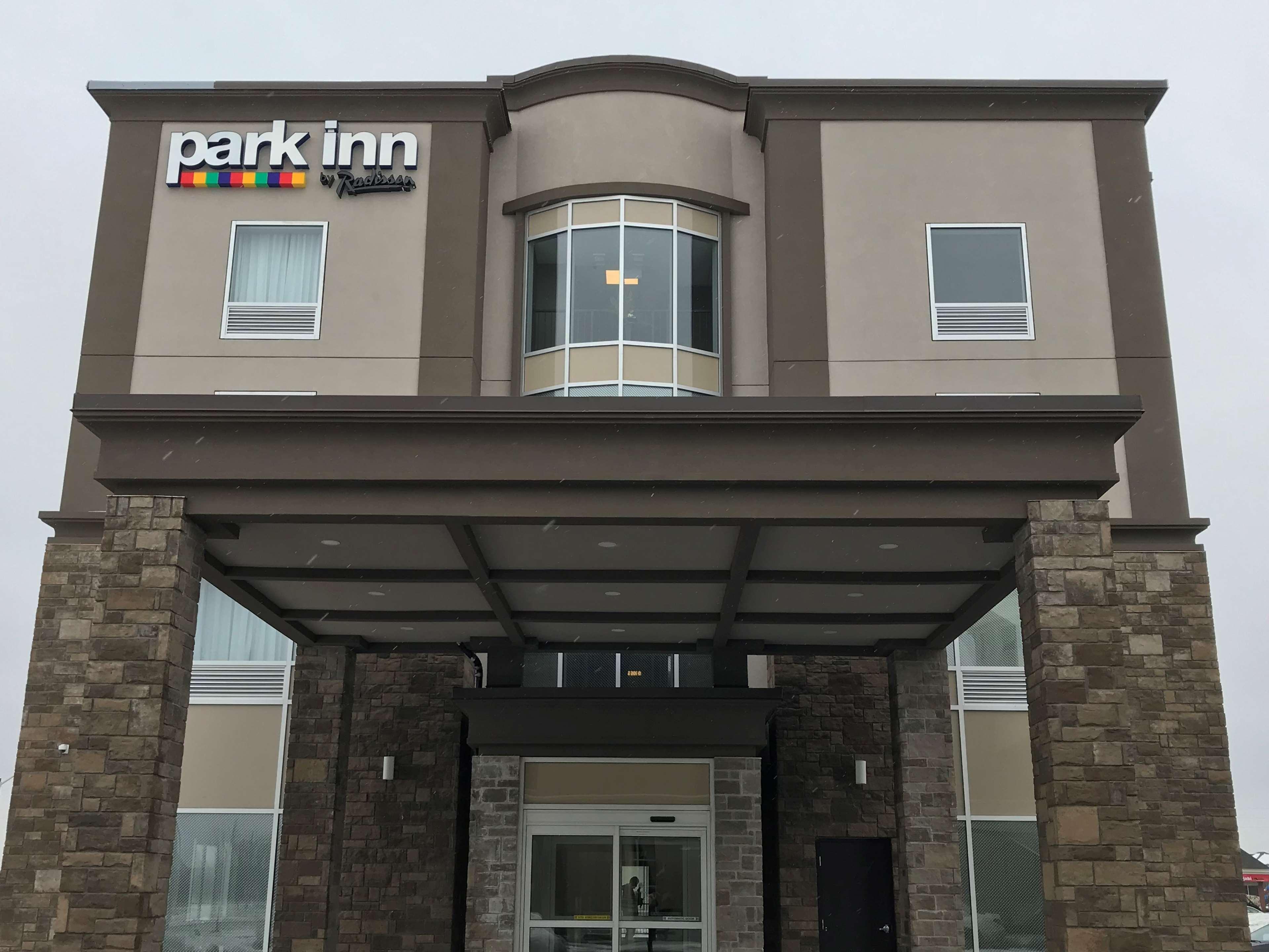 Park Inn By Radisson Brampton, On Екстер'єр фото