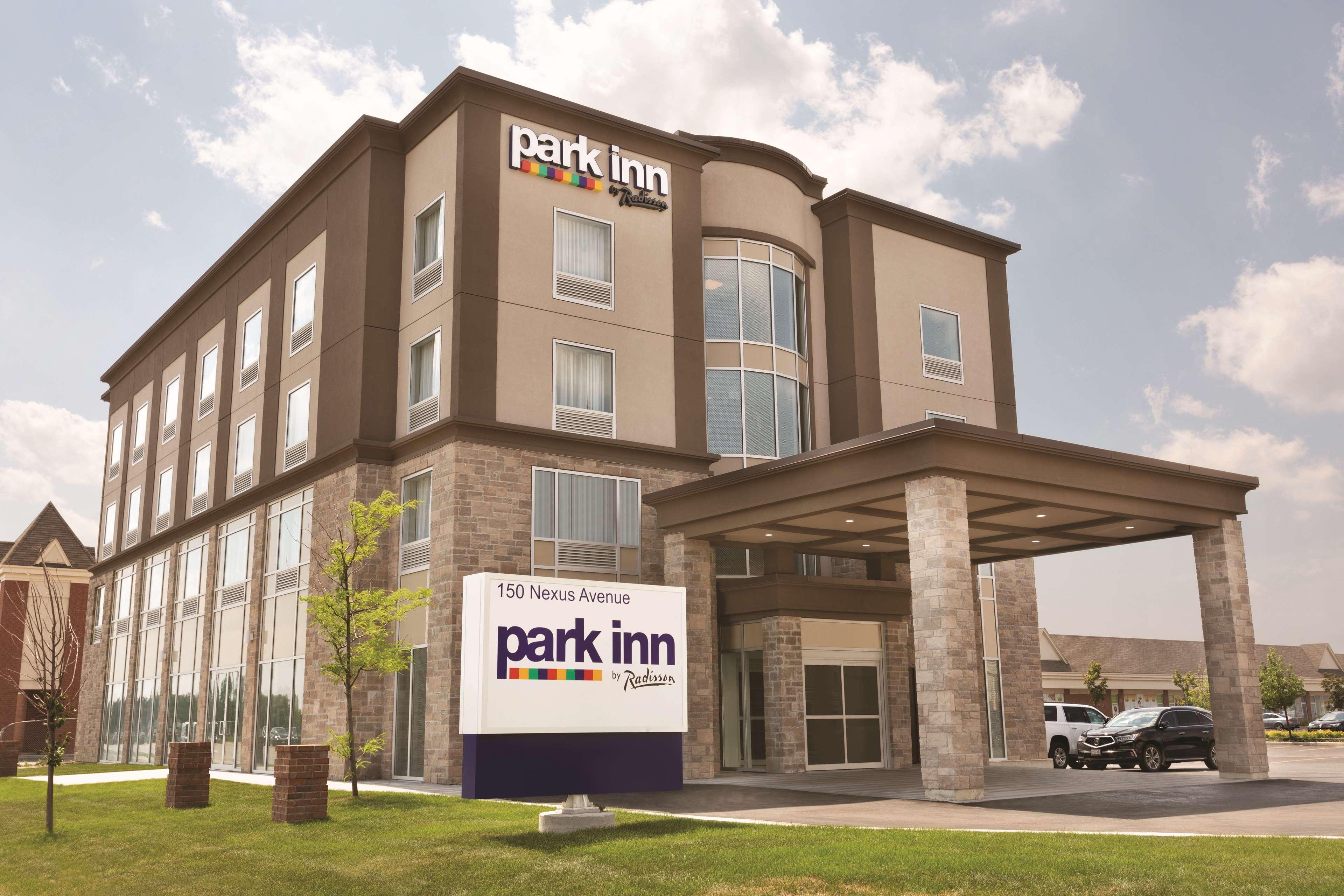 Park Inn By Radisson Brampton, On Екстер'єр фото