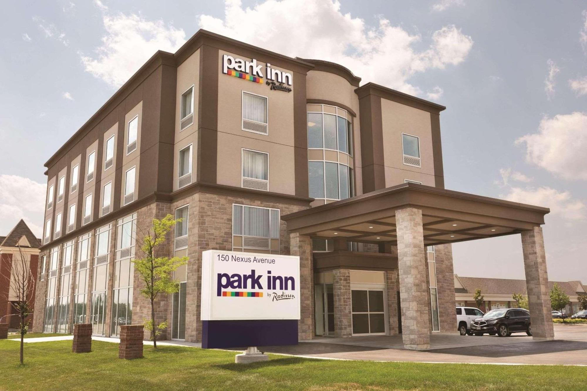 Park Inn By Radisson Brampton, On Екстер'єр фото